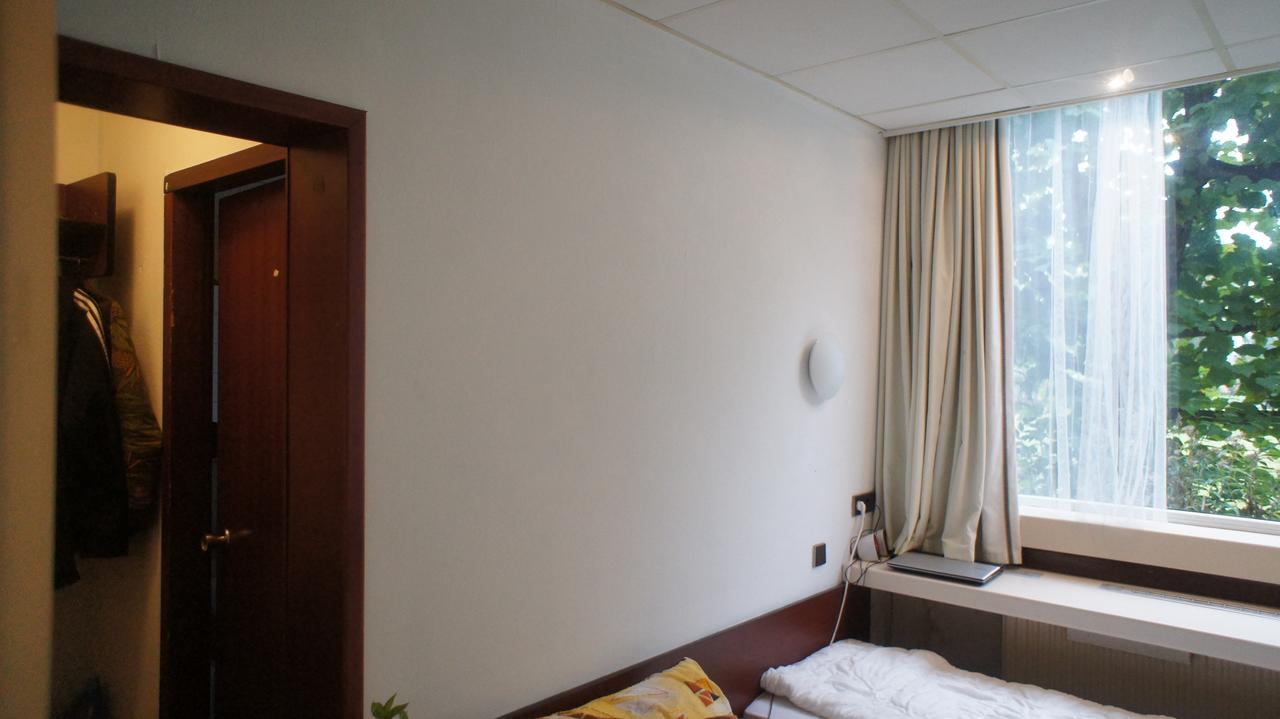 The Budget Hotel Hazerswoude-Rijndijk エクステリア 写真