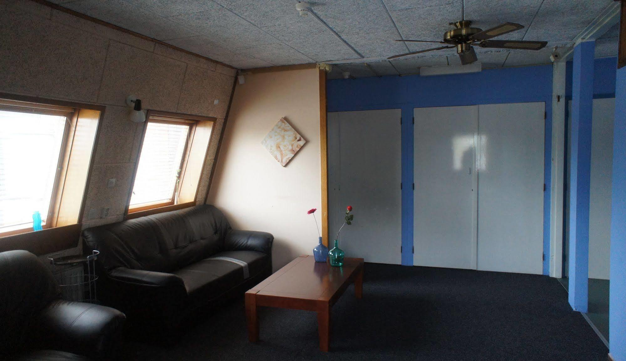 The Budget Hotel Hazerswoude-Rijndijk エクステリア 写真